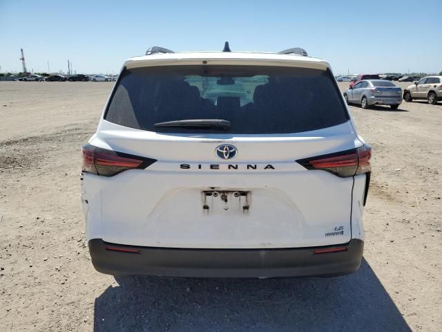 2021 Toyota Sienna LE