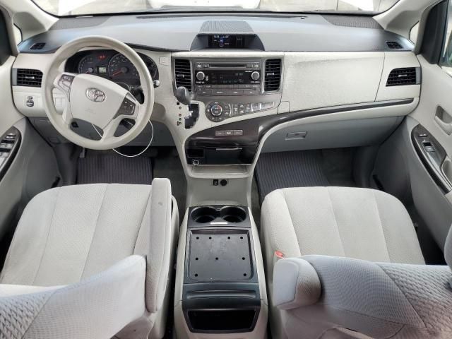 2014 Toyota Sienna LE