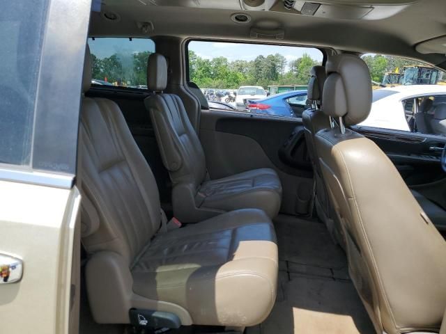 2012 Chrysler Town & Country Touring L