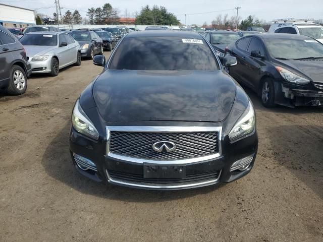 2016 Infiniti Q70 3.7