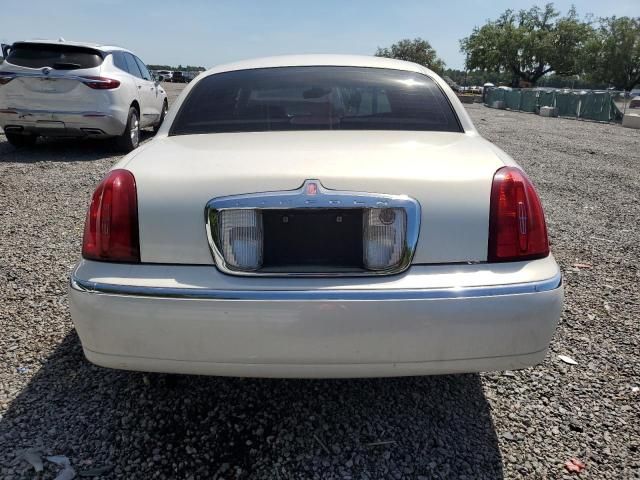 2002 Lincoln Town Car Signature