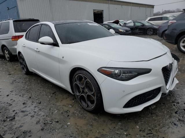 2022 Alfa Romeo Giulia Super