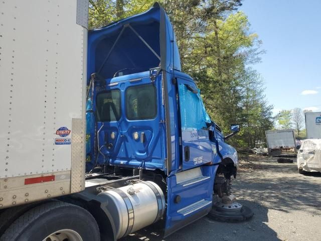 2020 Freightliner Cascadia 126