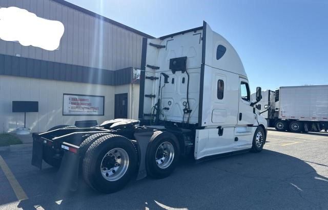 2019 Freightliner Cascadia 126