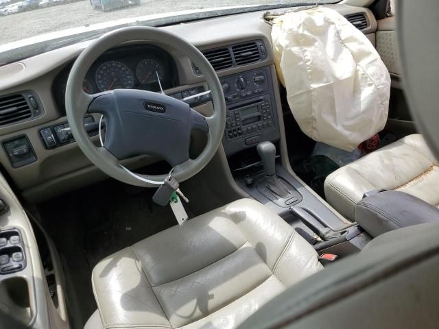 2000 Volvo V70 Base