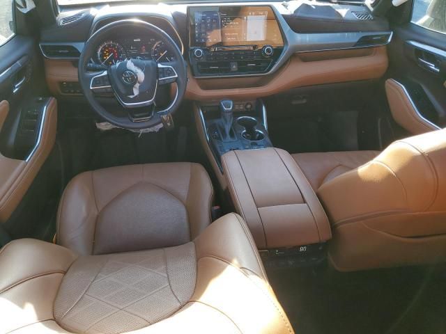 2022 Toyota Highlander Platinum