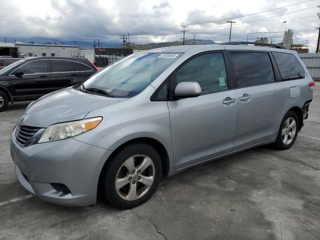 2014 Toyota Sienna LE