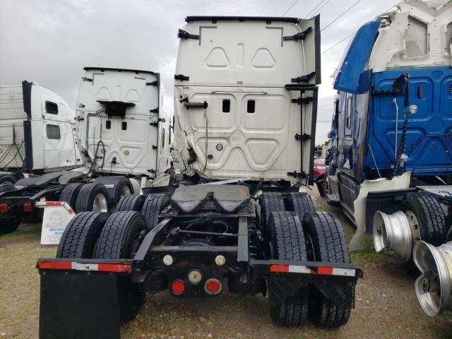 2017 Freightliner Cascadia 125