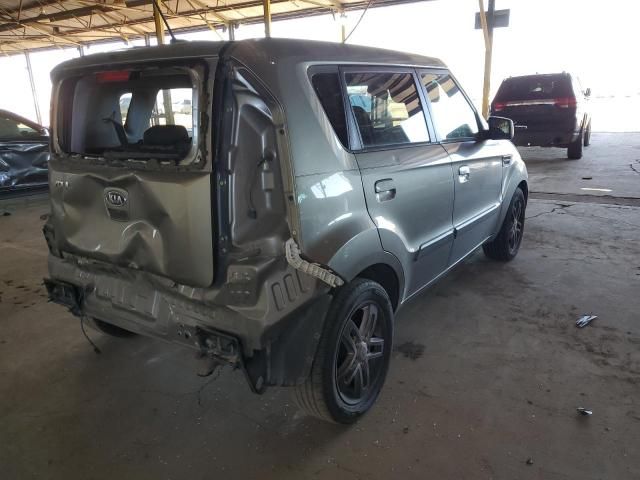 2010 KIA Soul +