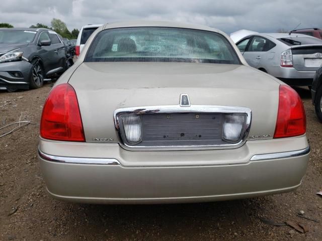 2010 Lincoln Town Car Signature Limited