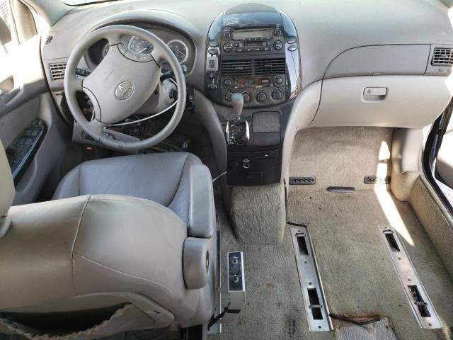 2004 Toyota Sienna CE