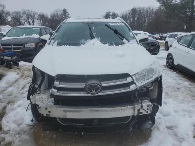 2017 Toyota Highlander SE