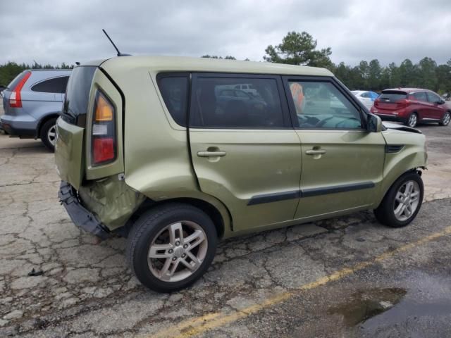 2011 KIA Soul +