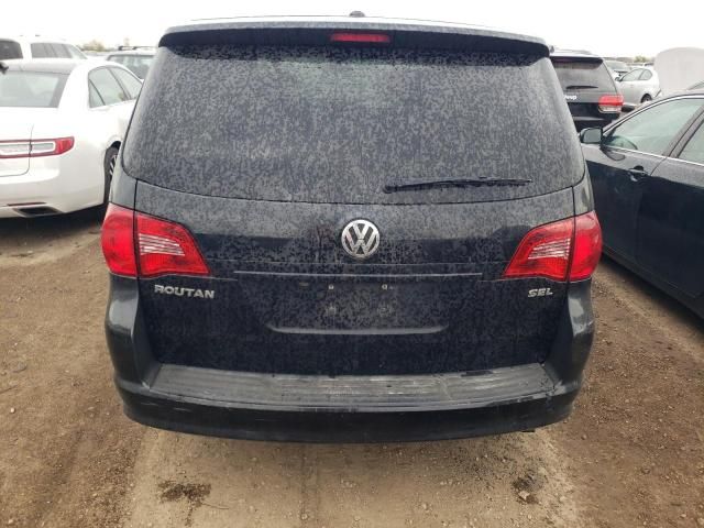 2010 Volkswagen Routan SEL