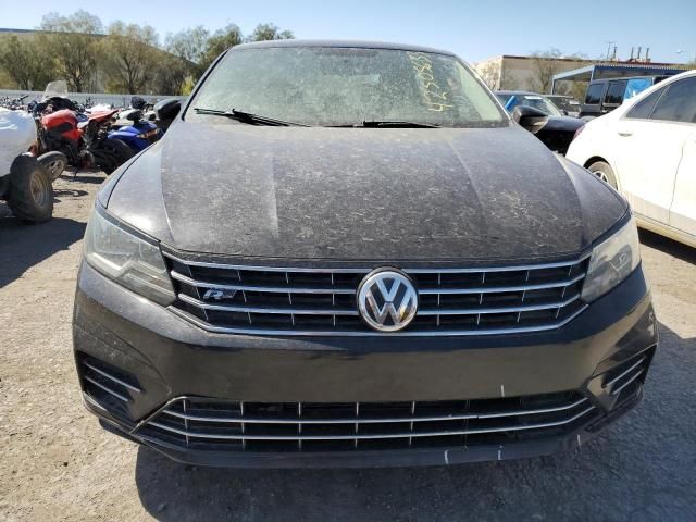 2017 Volkswagen Passat R-Line