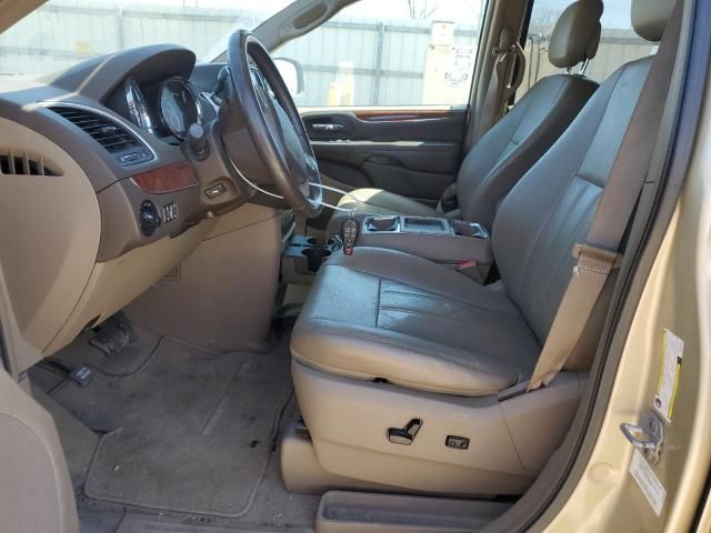 2011 Chrysler Town & Country Touring L