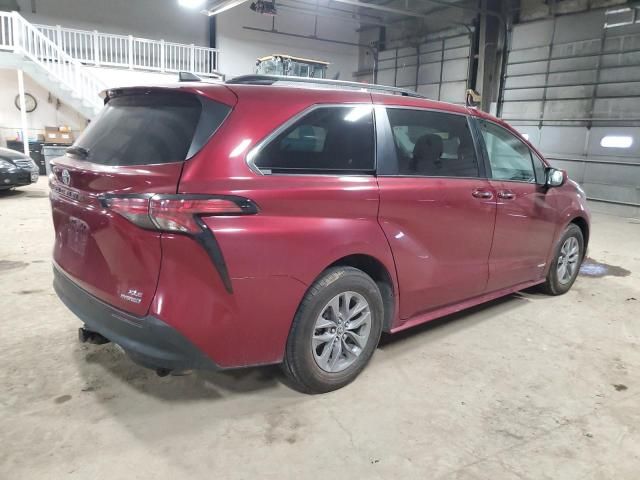 2021 Toyota Sienna XLE