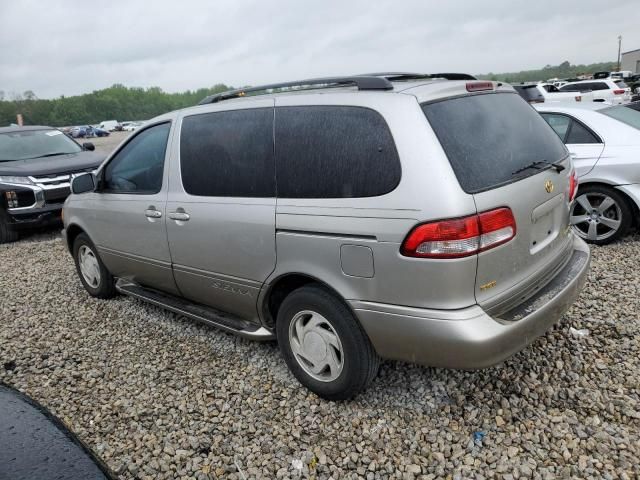 2001 Toyota Sienna LE