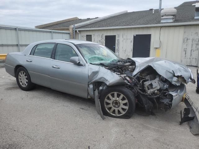 2006 Lincoln Town Car Signature Limited