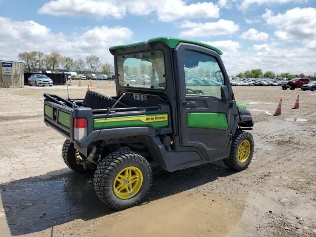 2022 John Deere XUV835R