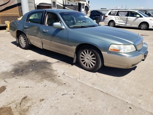 2005 Lincoln Town Car Signature