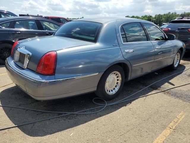 2000 Lincoln Town Car Executive