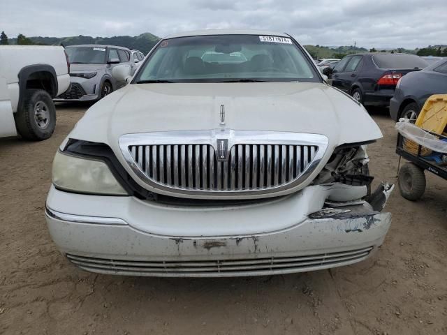 2005 Lincoln Town Car Signature