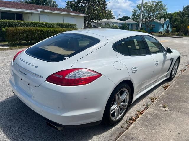 2013 Porsche Panamera 2