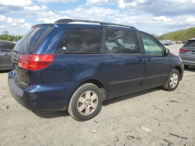 2004 Toyota Sienna CE