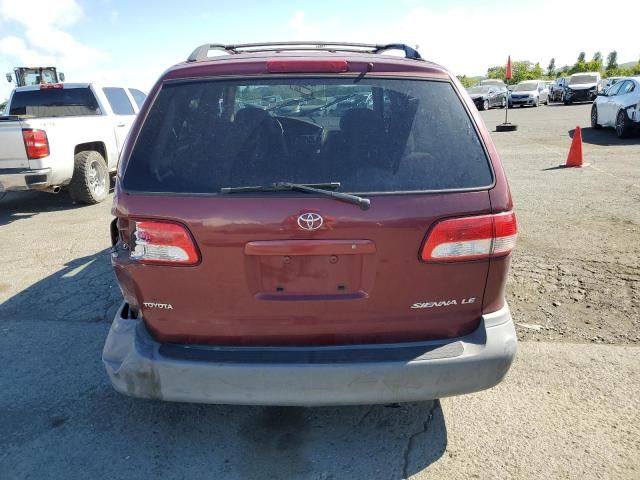 2001 Toyota Sienna LE