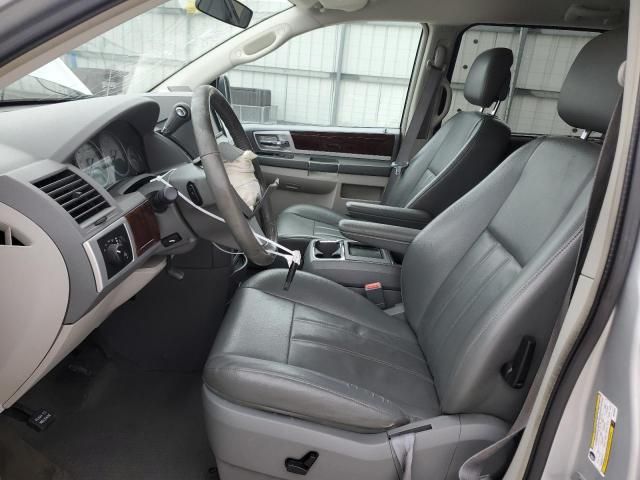 2010 Chrysler Town & Country Touring