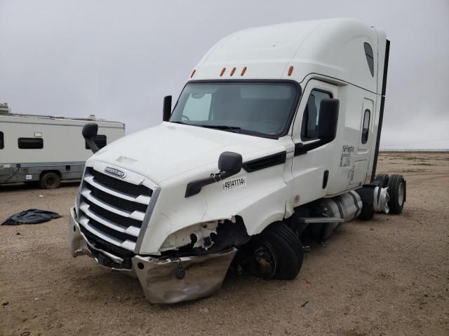 2019 Freightliner Cascadia 126