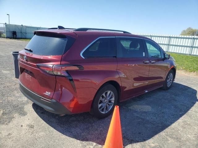 2022 Toyota Sienna XLE