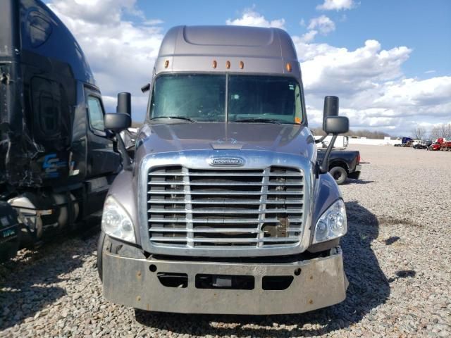 2016 Freightliner Cascadia 125