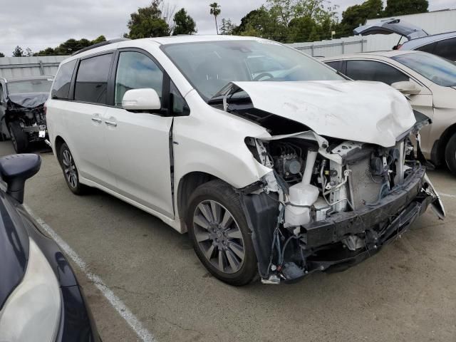 2020 Toyota Sienna XLE