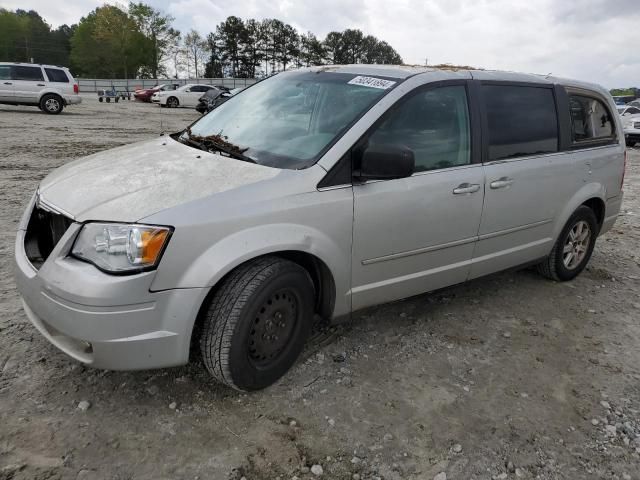 2010 Chrysler Town & Country LX