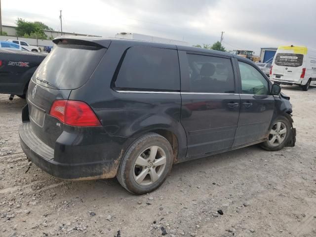 2010 Volkswagen Routan SE