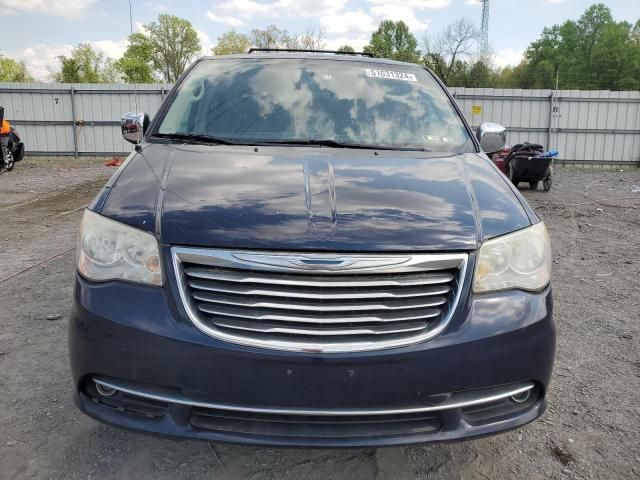 2012 Chrysler Town & Country Touring L