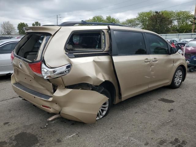 2013 Toyota Sienna XLE