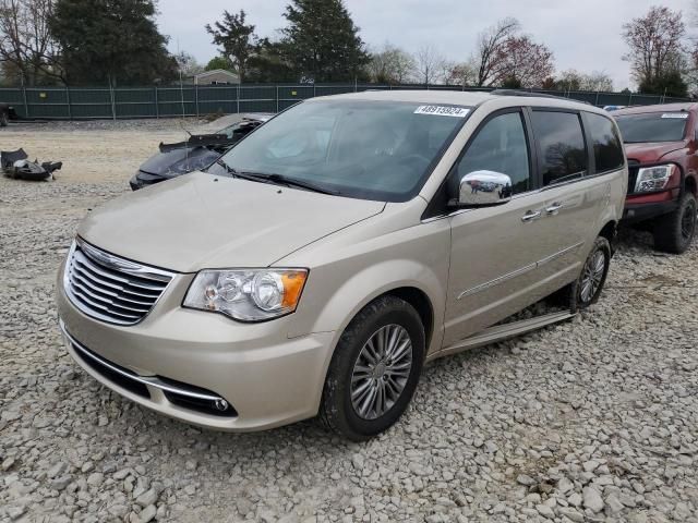 2014 Chrysler Town & Country Touring L