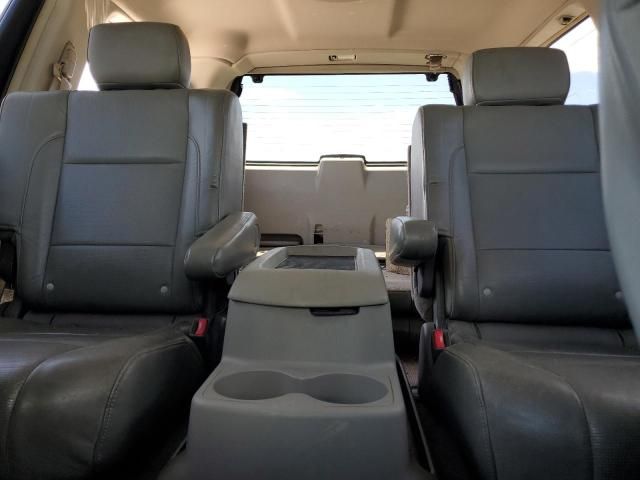 2004 Nissan Armada SE