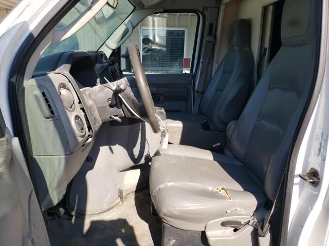 2009 Ford Econoline E350 Super Duty Cutaway Van