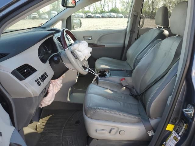 2013 Toyota Sienna XLE