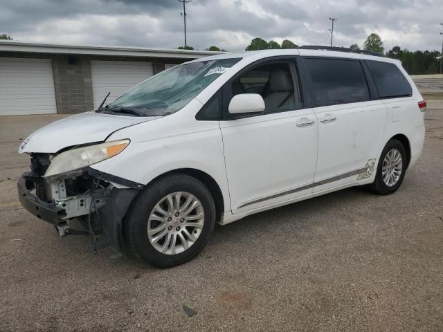 2011 Toyota Sienna XLE