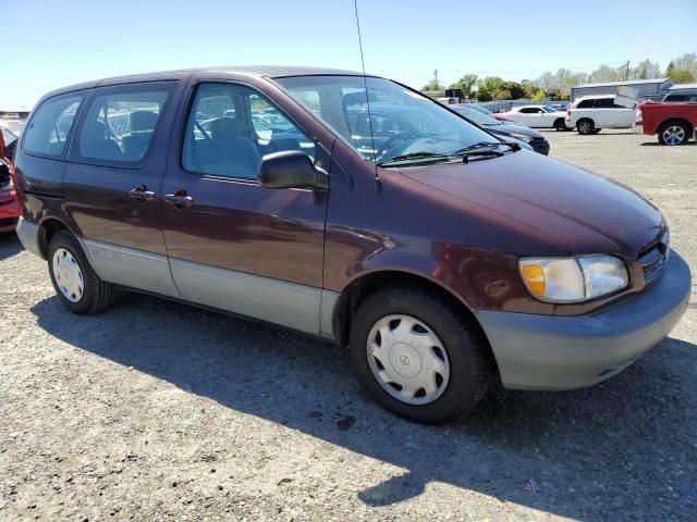 1999 Toyota Sienna CE