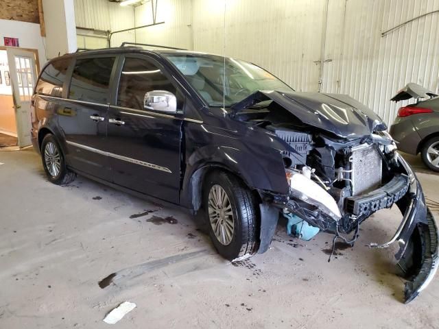 2013 Chrysler Town & Country Touring L