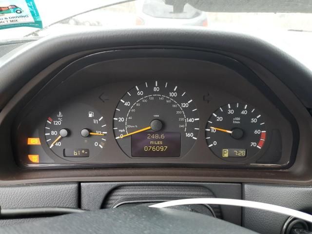 2001 Mercedes-Benz E 320