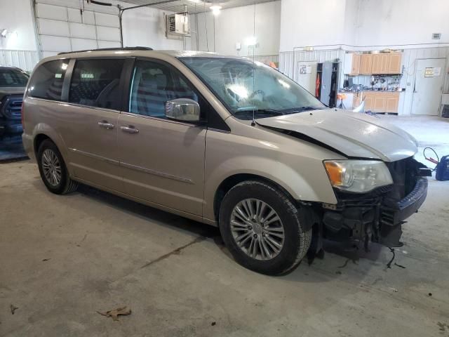 2013 Chrysler Town & Country Touring L