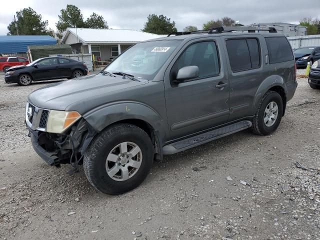 2005 Nissan Pathfinder LE