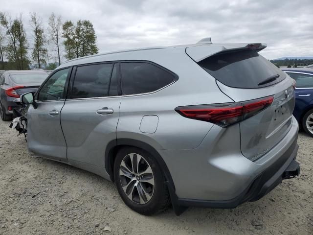 2022 Toyota Highlander Hybrid XLE